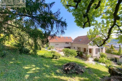 Maison à vendre à BRIGNAIS  - 7 pièces - 220 m² 