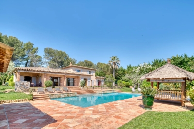 Maison à vendre lumineux terrasse mougins 