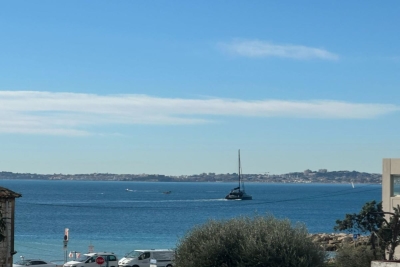 Appartement à vendre bord de mer terrasse alpes maritimes