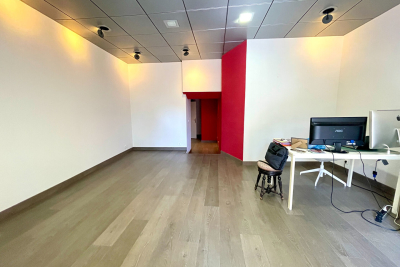 Commerce à louer à EGUILLES Longuillar  - 35 m² 