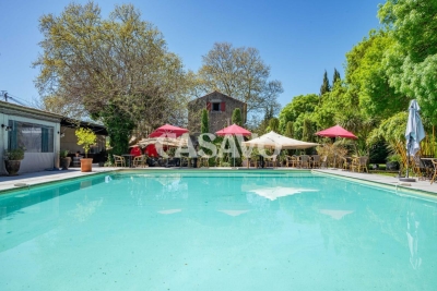 Maison à vendre à LAMBESC  - 13 pièces - 366 m² 