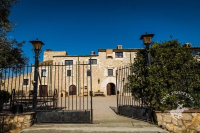 Maison &agrave; vendre &agrave; immobilier FIGUERES   - 3000 m&sup2; 