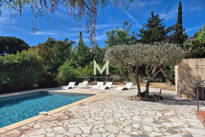 Maison à vendre à PLAN-DE-LA-TOUR Villecroze - 6 pièces - 185 m² 