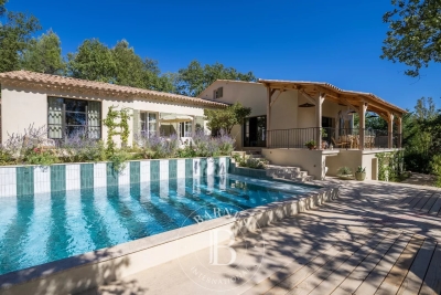 Maison à vendre à LOURMARIN Joucas - 8 pièces - 316 m² 