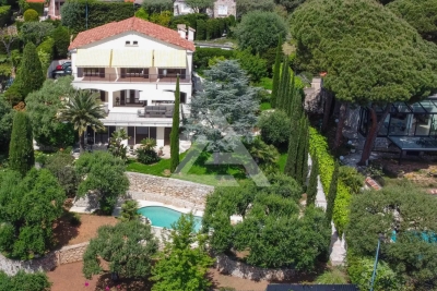 Maison à vendre à ROQUEBRUNE-CAP-MARTIN  - 5 pièces - 268 m² 