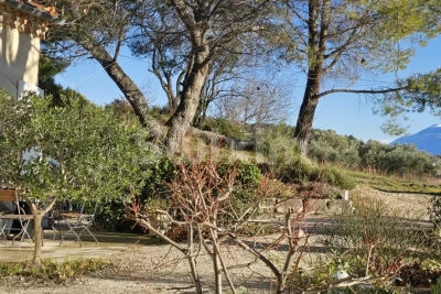 Maison à vendre à VISAN Joucas - 10 pièces - 270 m² 