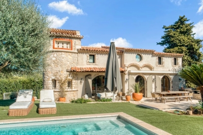 Maison à vendre à MOUGINS  - 6 pièces - 310 m² 