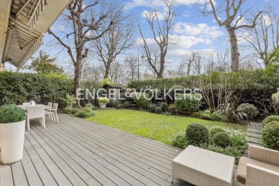 Appartement à louer à NEUILLY SUR SEINE Les Groues-Préfecture - 5 pièces - 146 m² 