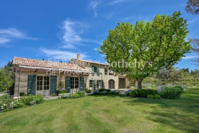 Maison à vendre à EYGALIÈRES Centre Ancien-Cros-Lotins - 8 pièces - 300 m² 