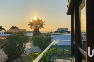 Maison à vendre à L HOUMEAU Sud - 7 pièces - 255 m² 