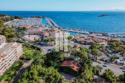 Maison à vendre à ST-RAPHAËL Peyron-Saint Sebastien - 6 pièces - 280 m² 