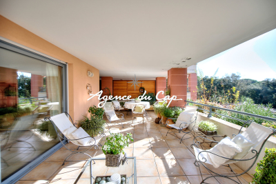 Appartement à vendre à ST-RAPHAËL Valescure Est-Aiguebonne - 4 pièces - 98 m² 