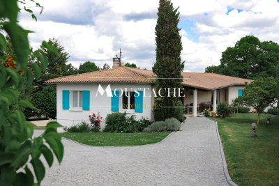 Maison à vendre à ROYAN Sud - 7 pièces - 240 m² 