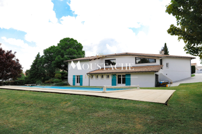 Maison &agrave; vendre &agrave; ROYAN  - 7 pi&egrave;ces - 240 m&sup2; 