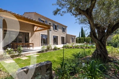 Maison à vendre à MAUSSANE-LES-ALPILLES La Jarre-Roy d'Espagne - 5 pièces - 187 m² 