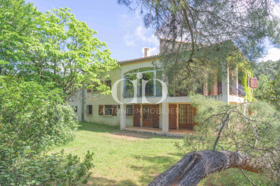 Maison &agrave; vendre &agrave; AIX-EN-PROVENCE Mimet - 8 pi&egrave;ces - 214 m&sup2; 