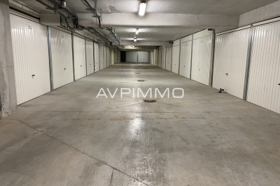 Parking/Garage à vendre à ST-CYR-SUR-MER Tour de Mare  - 13 m² 