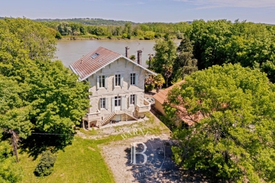 Maison à vendre à BEAUTIRAN  - 9 pièces - 7940 m² 