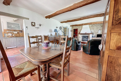 Maison à vendre à MONTAREN-ET-ST-MEDIERS  - 9 pièces - 236 m² 