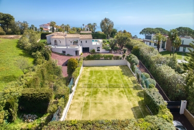 Maison à louer à CANNES Tenao Inferieur - 8 pièces - 433 m² 