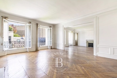 Apartment for sale in PARIS 16EME Rochechouart - 6 rooms - 235 m² 