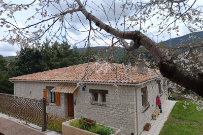 Maison à vendre à SÉRANON  - 6 pièces - 200 m² 