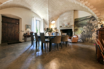 Maison à vendre à UZÈS  - 13 pièces - 451 m² 