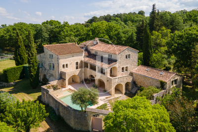 Maison à vendre à UZÈS  - 25 pièces - 425 m² 