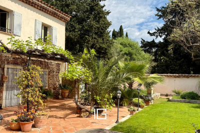 Commerce à vendre à CUERS  - 5 pièces - 276 m² 