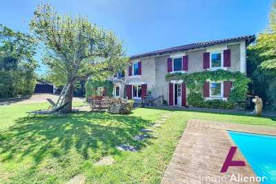 Maison à vendre à CAMBLANES-ET-MEYNAC Bacalan - 6 pièces - 202 m² 