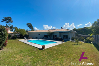 House for sale in LÈGE-CAP-FERRET  - 5 rooms - 112 m² 