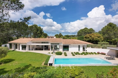 Maison à vendre à AIX-EN-PROVENCE La Berarde - 8 pièces - 308 m² 