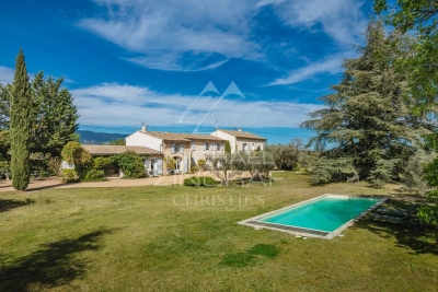 House for sale in LOURMARIN  - 13 rooms - 330 m² 