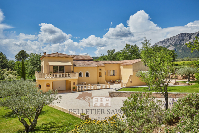 Maison &agrave; vendre &agrave; Puyloubier  - 7 pi&egrave;ces 220 m&sup2; 