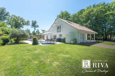 Maison à vendre à FARGUES-ST-HILAIRE Saint-Magne-de-Castillon - 7 pièces - 225 m² 