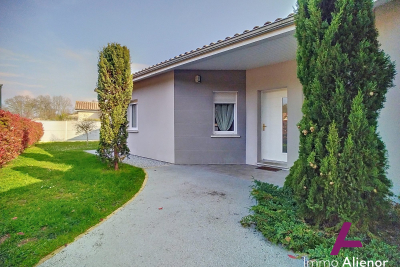 House for sale in CARCANS  - 7 rooms - 175 m² 