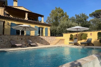 Maison &agrave; vendre &agrave; FRÉJUS  - 7 pi&egrave;ces - 200 m&sup2; 