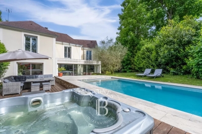 Maison &agrave; vendre &agrave; LOUVECIENNES  - 10 pi&egrave;ces - 250 m&sup2; 