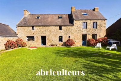 Maison à vendre à BRIGNOGAN PLAGE  - 7 pièces - 196 m² 