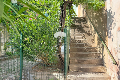 Bien &agrave; vendre &agrave; APT  - 10 pi&egrave;ces - 642 m&sup2; 