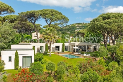 House for sale in GRIMAUD Grimaud - 10 rooms - 305 m&sup2; 