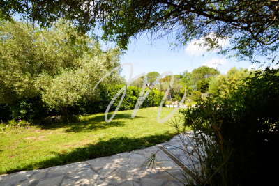 Maison à vendre à ST-RAPHAËL Peyron-Saint Sebastien - 5 pièces - 182 m² 