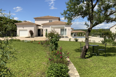 Maison à vendre à UZÈS  - 7 pièces - 150 m² 