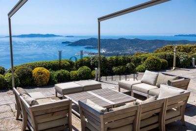 Maison &agrave; vendre &agrave; BORMES-LES-MIMOSAS l'Oratoire - 9 pi&egrave;ces - 280 m&sup2; 