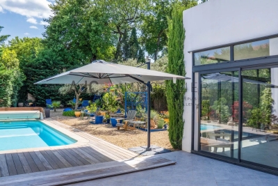Maison &agrave; vendre &agrave; ST-RÉMY-DE-PROVENCE  - 4 pi&egrave;ces - 150 m&sup2; 