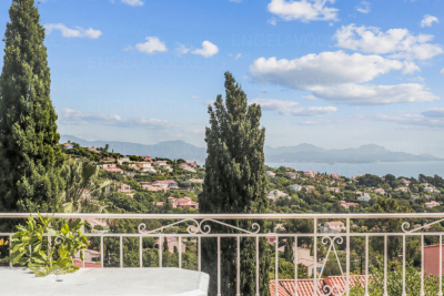 Maison à vendre maison vue mer roquebrun 