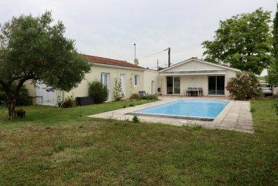 Maison à vendre à MESCHERS SUR GIRONDE Port-d'Envaux - 6 pièces - 128 m² 