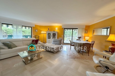 Appartement &agrave; vendre vue terrasse ouest mandelieu la napoule 