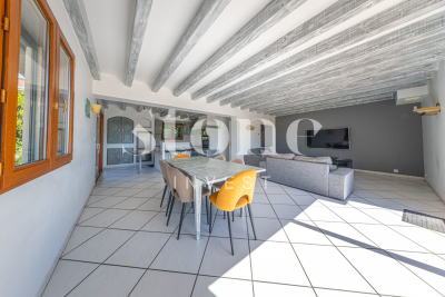 Maison à vendre à PRÉVESSIN-MOËNS  - 7 pièces - 230 m² 