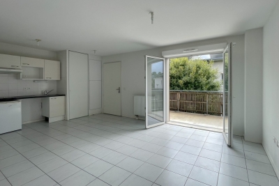 Appartement à vendre à ST-JEAN-D'ILLAC Le Brandier - 2 pièces - 40 m² 